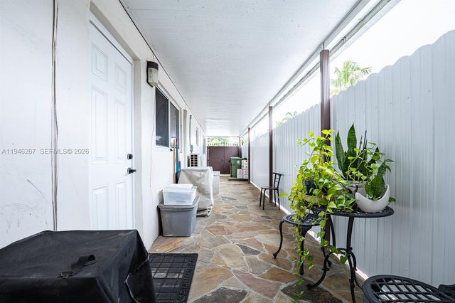 1243 W 78th St, Hialeah, FL 33014