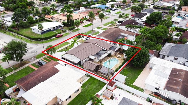 1243 W 78th St, Hialeah, FL 33014