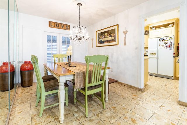 1243 W 78th St, Hialeah, FL 33014