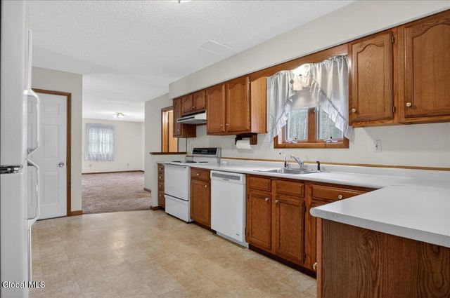 877 Main Street, Clifton Park, NY 12065