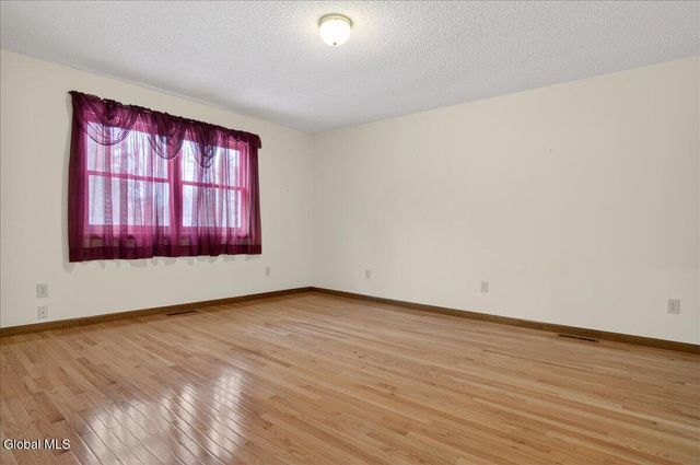 877 Main Street, Clifton Park, NY 12065