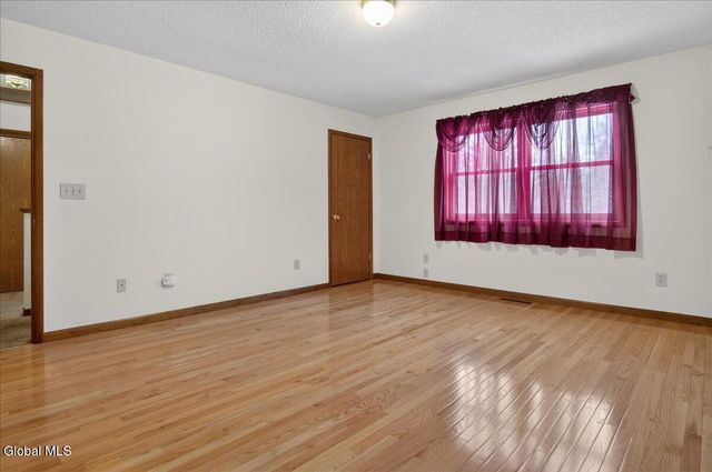 877 Main Street, Clifton Park, NY 12065