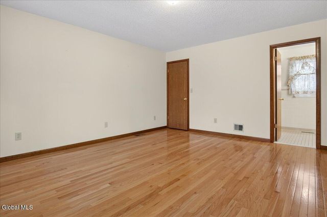 877 Main Street, Clifton Park, NY 12065