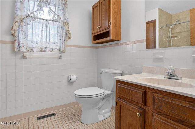 877 Main Street, Clifton Park, NY 12065