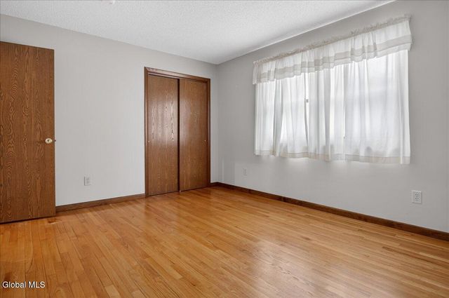 877 Main Street, Clifton Park, NY 12065