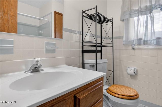 877 Main Street, Clifton Park, NY 12065