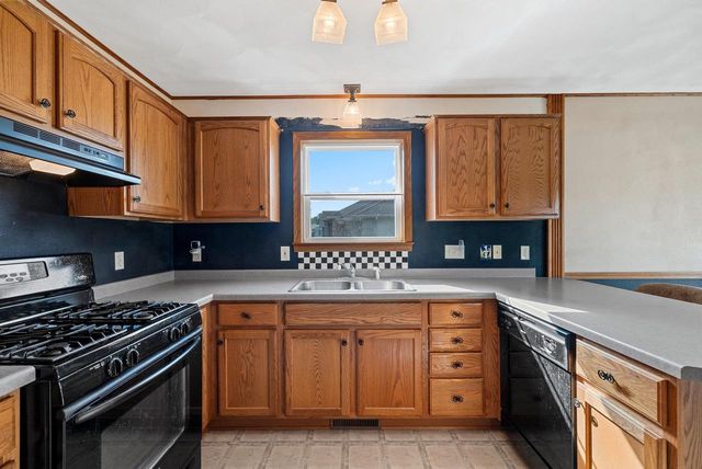 W6042 GREYSTONE COURT, Appleton, WI 54915