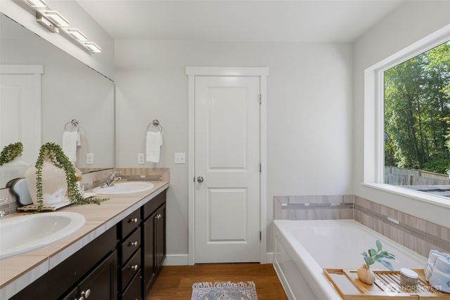 7924 161st Court E, Puyallup, WA 98375