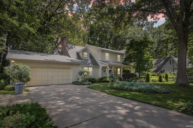 52284 Farmington Square Road, Granger, IN 46530