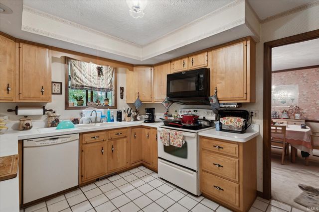 52284 Farmington Square Road, Granger, IN 46530