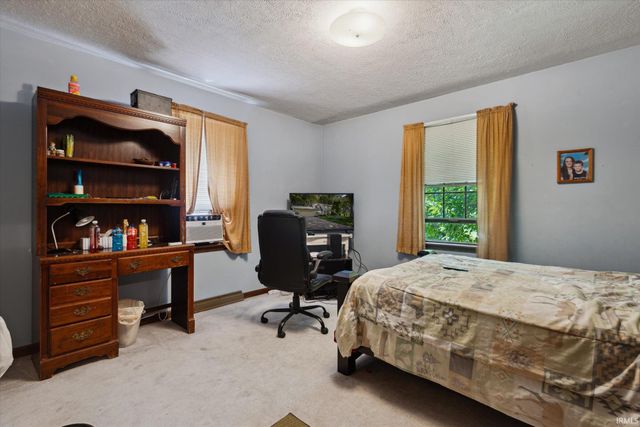 52284 Farmington Square Road, Granger, IN 46530