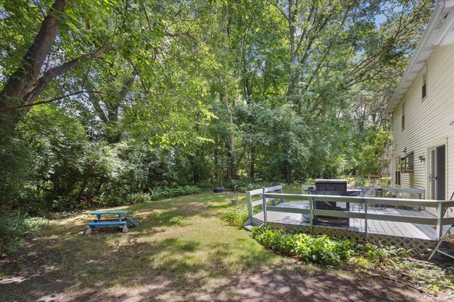 52284 Farmington Square Road, Granger, IN 46530