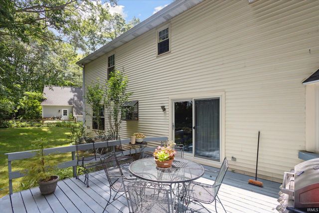 52284 Farmington Square Road, Granger, IN 46530