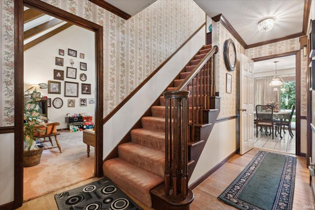 52284 Farmington Square Road, Granger, IN 46530