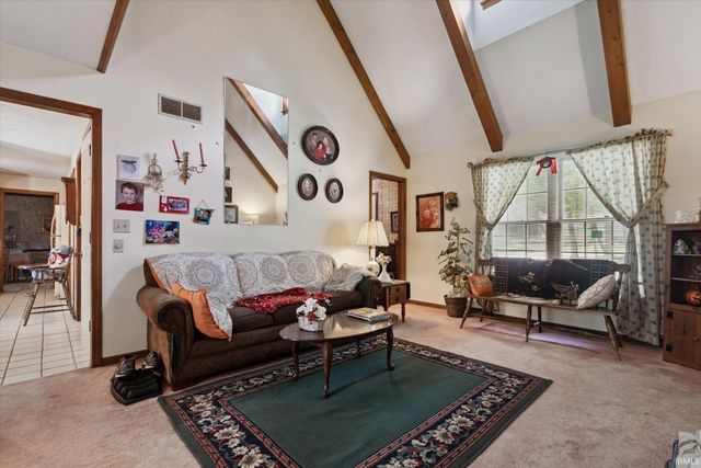 52284 Farmington Square Road, Granger, IN 46530