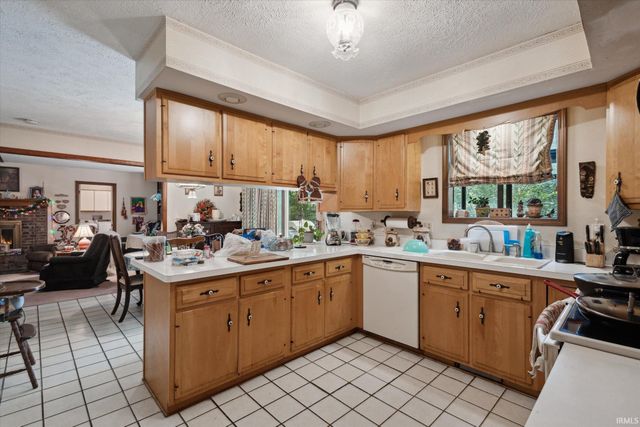 52284 Farmington Square Road, Granger, IN 46530