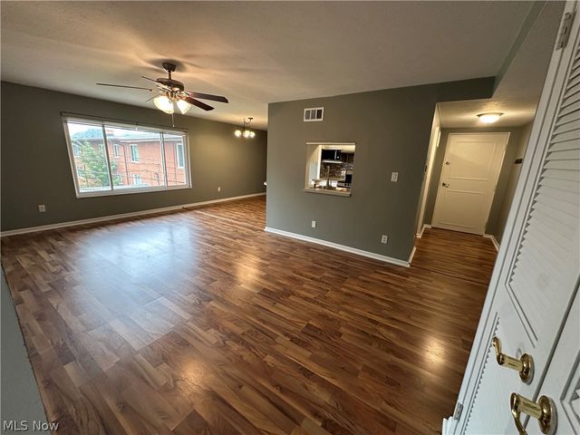 21881 River Oaks Drive, Rocky River, OH 44116