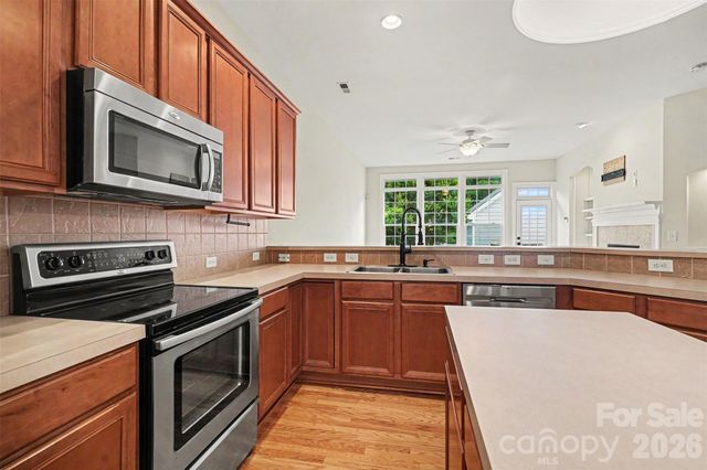 1205 Gainsborough Drive, Matthews, NC 28104
