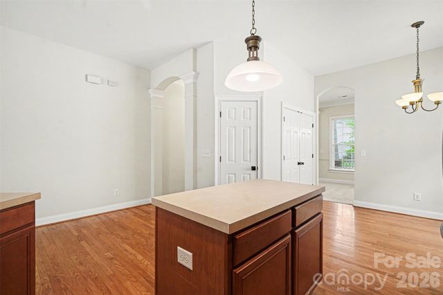 1205 Gainsborough Drive, Matthews, NC 28104