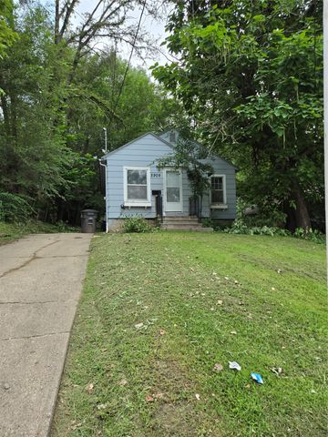2909 1st Street, Des Moines, IA 50313