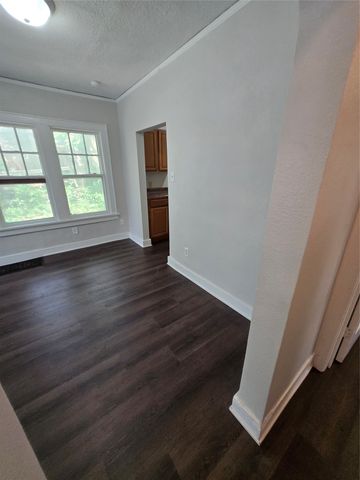 2909 1st Street, Des Moines, IA 50313