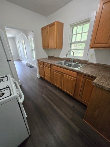 2909 1st Street, Des Moines, IA 50313