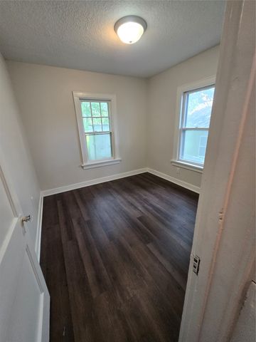2909 1st Street, Des Moines, IA 50313