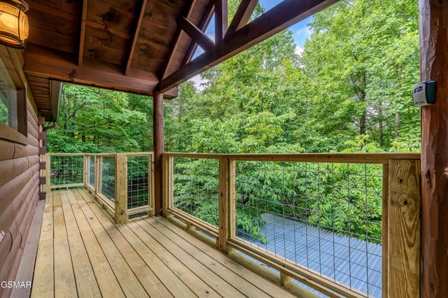 612 Magic Kingdom Lane, Sevierville, TN 37862