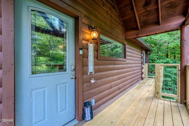 612 Magic Kingdom Lane, Sevierville, TN 37862