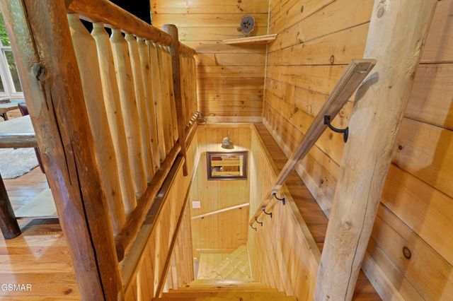 612 Magic Kingdom Lane, Sevierville, TN 37862