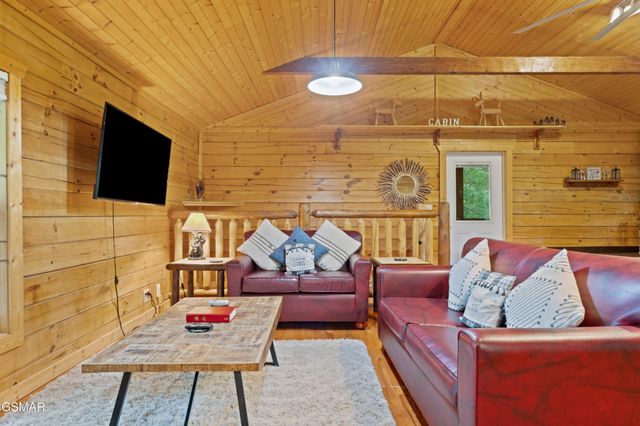 612 Magic Kingdom Lane, Sevierville, TN 37862