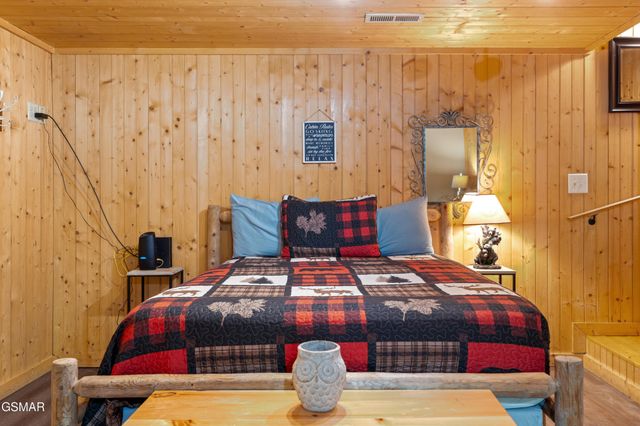 612 Magic Kingdom Lane, Sevierville, TN 37862