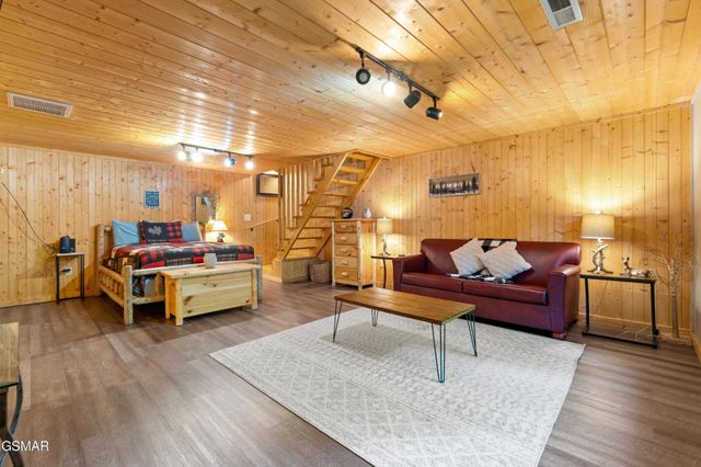 612 Magic Kingdom Lane, Sevierville, TN 37862