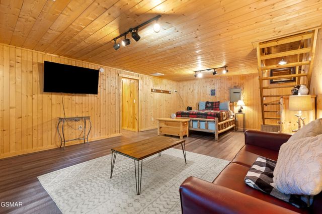 612 Magic Kingdom Lane, Sevierville, TN 37862