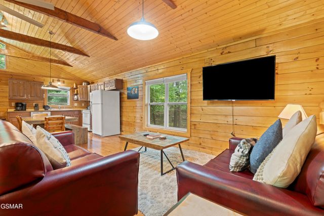612 Magic Kingdom Lane, Sevierville, TN 37862