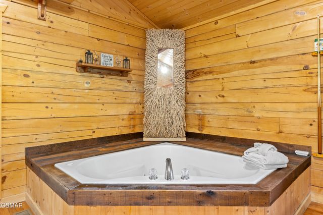 612 Magic Kingdom Lane, Sevierville, TN 37862