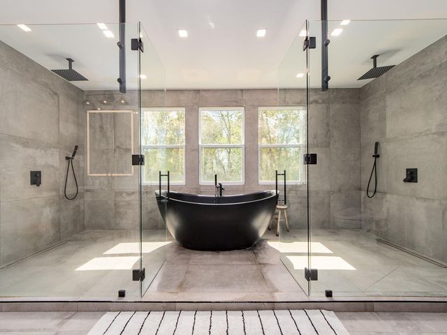 1064 SYLVIA LANE, Tampa, FL 33613