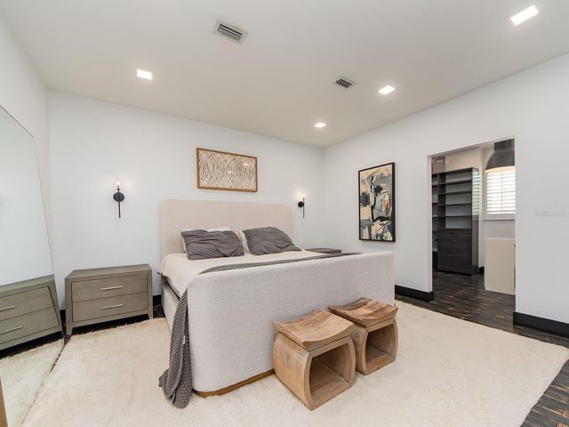 1064 SYLVIA LANE, Tampa, FL 33613