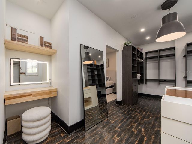 1064 SYLVIA LANE, Tampa, FL 33613