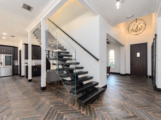 1064 SYLVIA LANE, Tampa, FL 33613