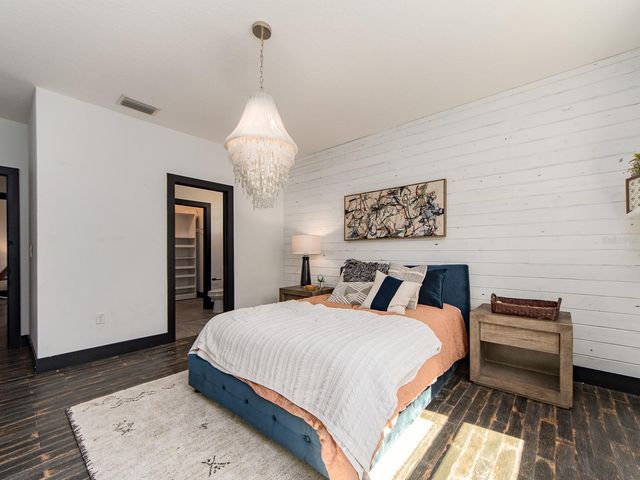 1064 SYLVIA LANE, Tampa, FL 33613