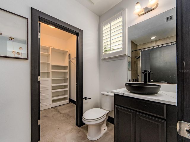 1064 SYLVIA LANE, Tampa, FL 33613