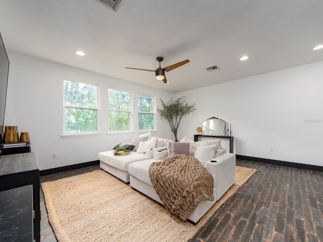 1064 SYLVIA LANE, Tampa, FL 33613