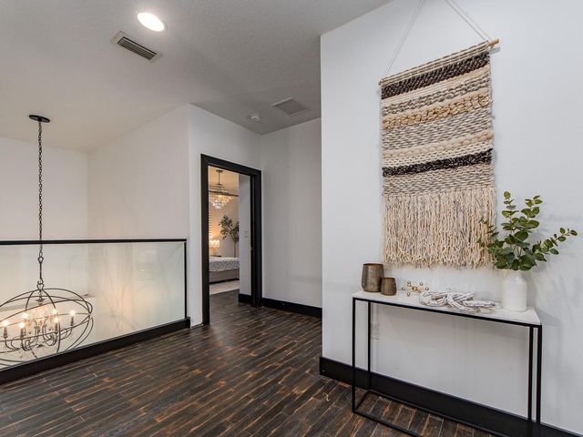 1064 SYLVIA LANE, Tampa, FL 33613