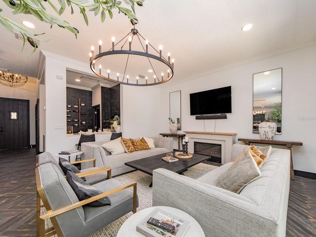 1064 SYLVIA LANE, Tampa, FL 33613