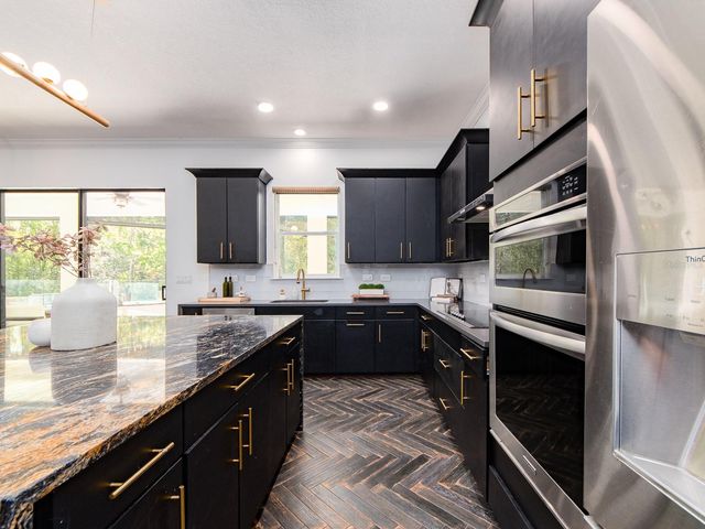 1064 SYLVIA LANE, Tampa, FL 33613