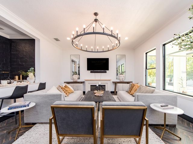 1064 SYLVIA LANE, Tampa, FL 33613