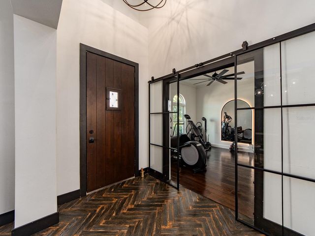 1064 SYLVIA LANE, Tampa, FL 33613