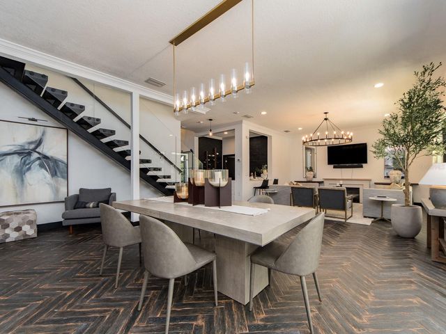 1064 SYLVIA LANE, Tampa, FL 33613