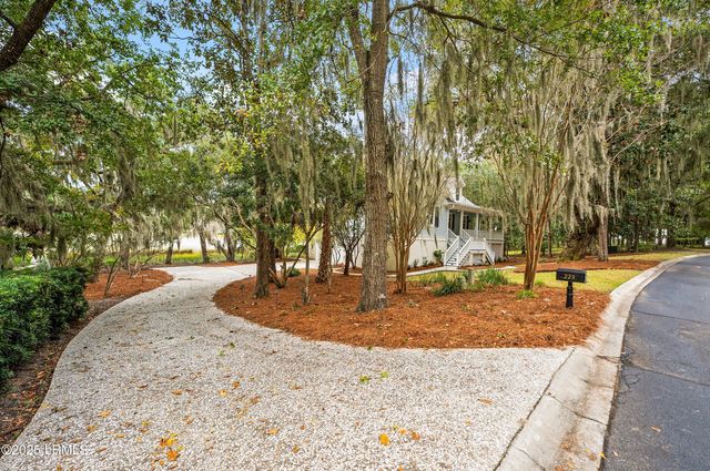 229 De La Gaye Point, Beaufort, SC 29902